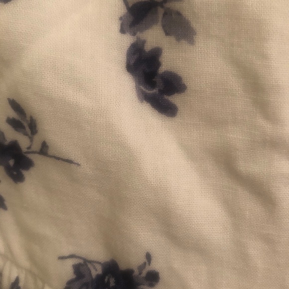 Spring Whites Sale! New Abercrombie and Fitch White & Blue Floral Dress - Picture 4 of 4